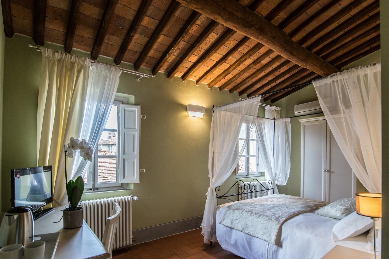 B&B Residenza Di Via Fontana Lucca Exterior photo